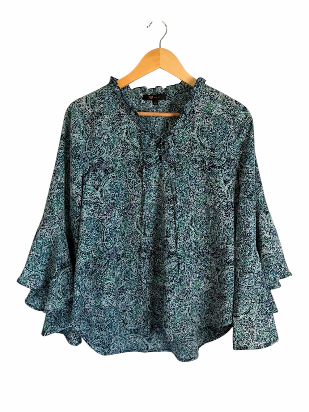 Frye Blue Paisley Print Bell Sleeve
Boho Blouse Lightweight Women’s Sz Medium